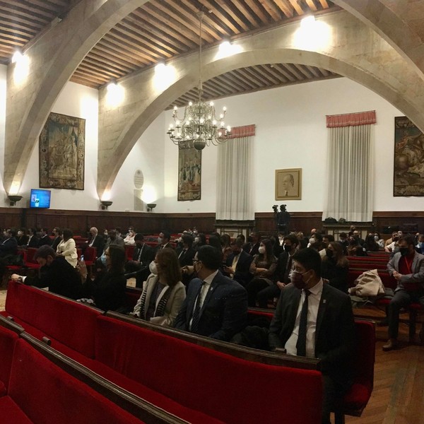 Los Cursos de Especialización en Derecho de la USAL reciben estudiantes peruanos